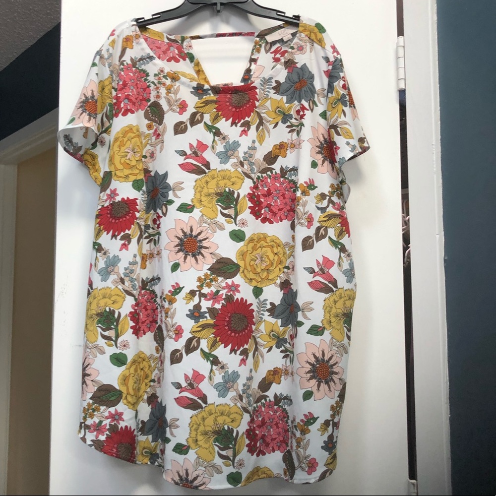 Loft Floral Top with Ladderback